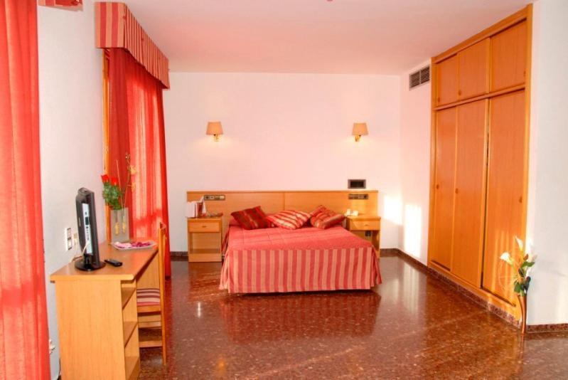 Hotel La Imperial Luceni Zimmer foto